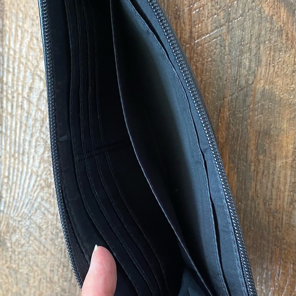 Black wristlet - Picture 3 of 3